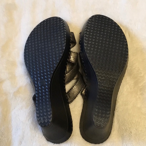 Unlisted wedge sandal. - Picture 3 of 6